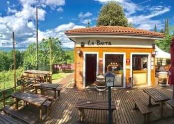 The world’s best backpacker bars in spectacular locations (2)