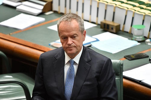 노동당 지지율 크게 하락… 노동당-연립 지지율 2%로 좁혀져