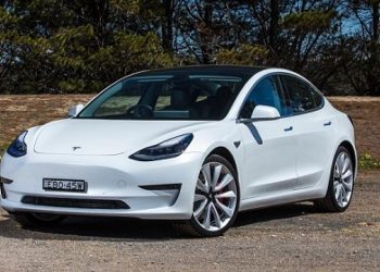 ‘Drive’ 사, ‘Electric Vehicle of the Year’에 ‘Model 3’ 선정