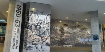 달링하버에 한국전쟁 참전용사 대형 이미지 전시…..6.25 70주년 기념 ‘한국전쟁에서의 호주인’, ICC에서 야외전시로 추가 개최