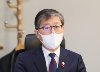 변창흠 “민간 주택공급 확대” 시사…정책 기조 변화 오나