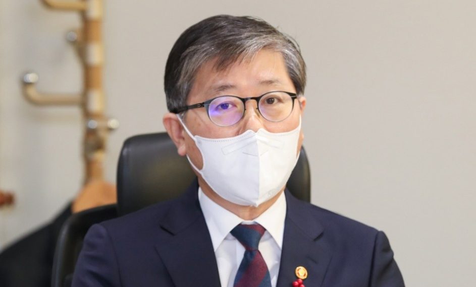 변창흠 “민간 주택공급 확대” 시사…정책 기조 변화 오나
