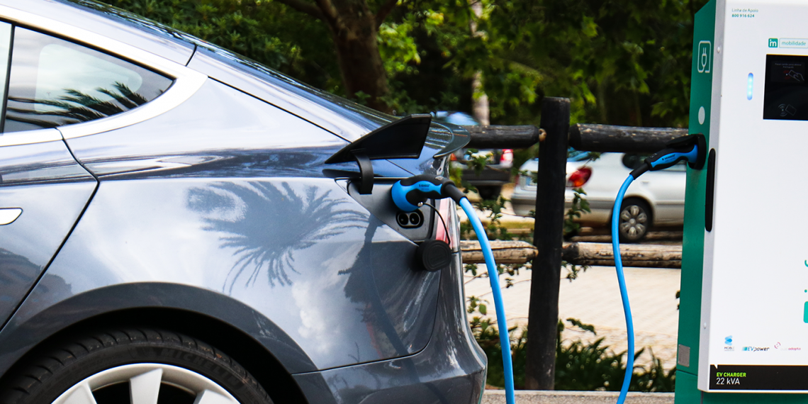 스트라스필스 자동차 전기 충전소