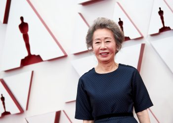 “내이름은 윤여정” 한국배우 첫 아카데미상 수상