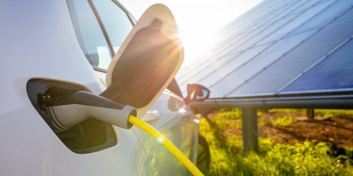 노동당 다음 총선 승리하면,전기차 지원·지역 태양열 전지 지원 공약