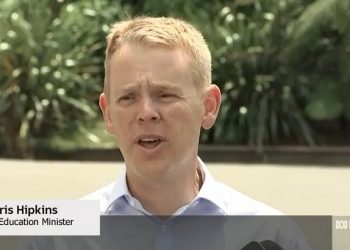 NZ 자신다 아던 총리, ‘깜짝’ 사임 발표, 후임은 힙킨스 교육부 장관