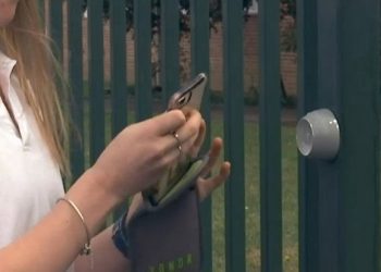 NSW 주 하이스쿨, 교내 휴대전화 ‘사용 제한’ 확대… 전년대비 60% 늘어