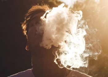 NSW 보건부, 급성 vaping 질병 경고… 일단의 젊은이들, 병원 입원 사례도