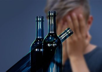 미성년자 음주 관련 조사, “절반은 부모에게서 알코올 제공받았다”