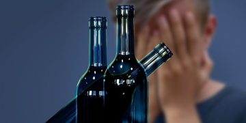 미성년자 음주 관련 조사, “절반은 부모에게서 알코올 제공받았다”