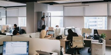 최대 220만 명 ‘기본 권리’ 변경 위한 ‘Work-from-home’ 논쟁 본격화
