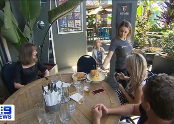 3월 실업률 0.9%로 0.1%포인트 상승… 인플레이션에 시선 ‘집중’