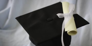 호주 학생들의 학업 부정행위 혐의 수천 건… 관련부서 업무한계 ‘압도’