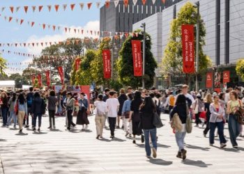 “정부의 국제학생 제한 조치, 호주 경제 부문에 지속적 고통 안길 것…”