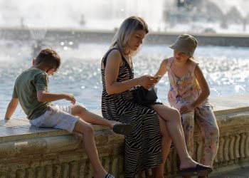 광역시드니의 심각한 ‘baby recession’… 자녀 출산률, 갈수록 ‘감소’