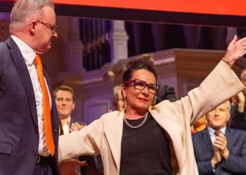 연방 노동당 프론트벤처 린다 버니-브렌든 오코너, 장관직 사임