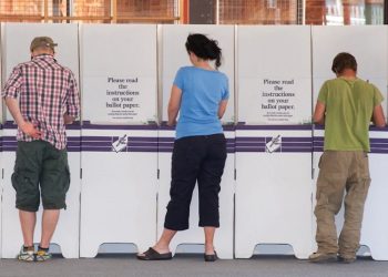 “근래의 이민자 그룹 다수, 호주 민주주의 시스템 이해하지 못한다”