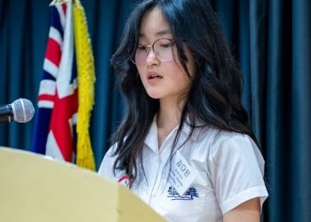 한인 학생 모스만 청소년 문학상 받아… ‘그림 속 여인과 꽃’