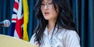 한인 학생 모스만 청소년 문학상 받아… ‘그림 속 여인과 꽃’