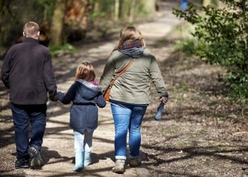“TV 시청과 온라인 게임, 호주인 비만 문제 악화시킬 수 있다”
