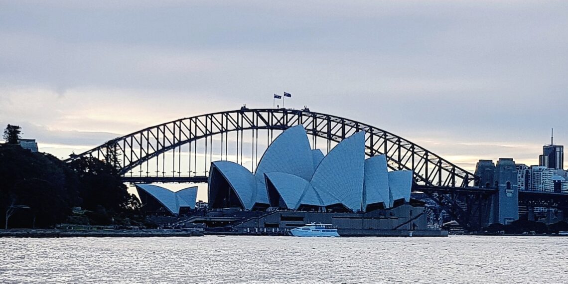 호주의 날 Australia Day, 호주 건국기념일 vs 호주 원주민 침략의 날Australian Venue Co., Australia Day 아닌 Long Weekend 고수