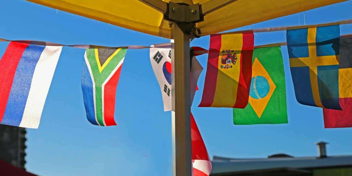 호주 다문화주의, 위기인가 기회인가?  사회 통합 논란 속 찬반 논의 확산