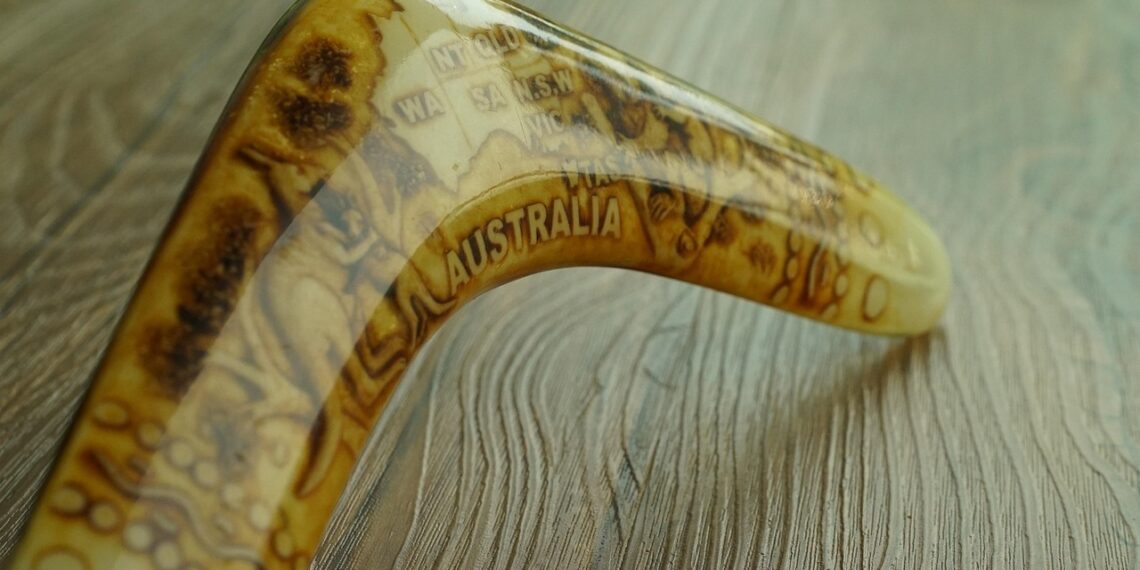 ‘사상 교육’ 논란, 정부 자금 사용도 도마 위에. 맥쿼리대 법대생들, ‘호주 원주민에 대한 이해와 존중’ 표하지 않으면 낙제 위기