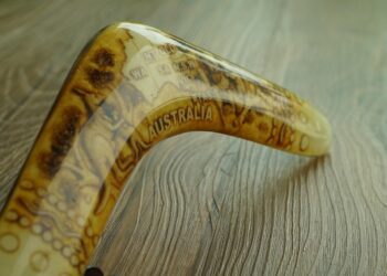 ‘사상 교육’ 논란, 정부 자금 사용도 도마 위에. 맥쿼리대 법대생들, ‘호주 원주민에 대한 이해와 존중’ 표하지 않으면 낙제 위기