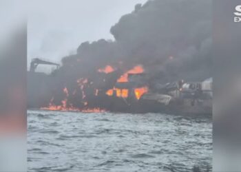 영국 헐(Hull) 앞바다서 유조선·컨테이너선 충돌. 대형 화재, 해양 오염 우려 커져