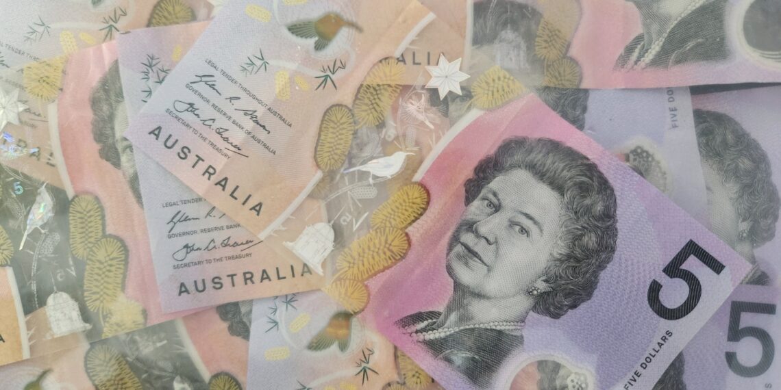 호주 5달러 지폐 또 디자인 변경. 여왕 대신 원주민 예술 담긴다?