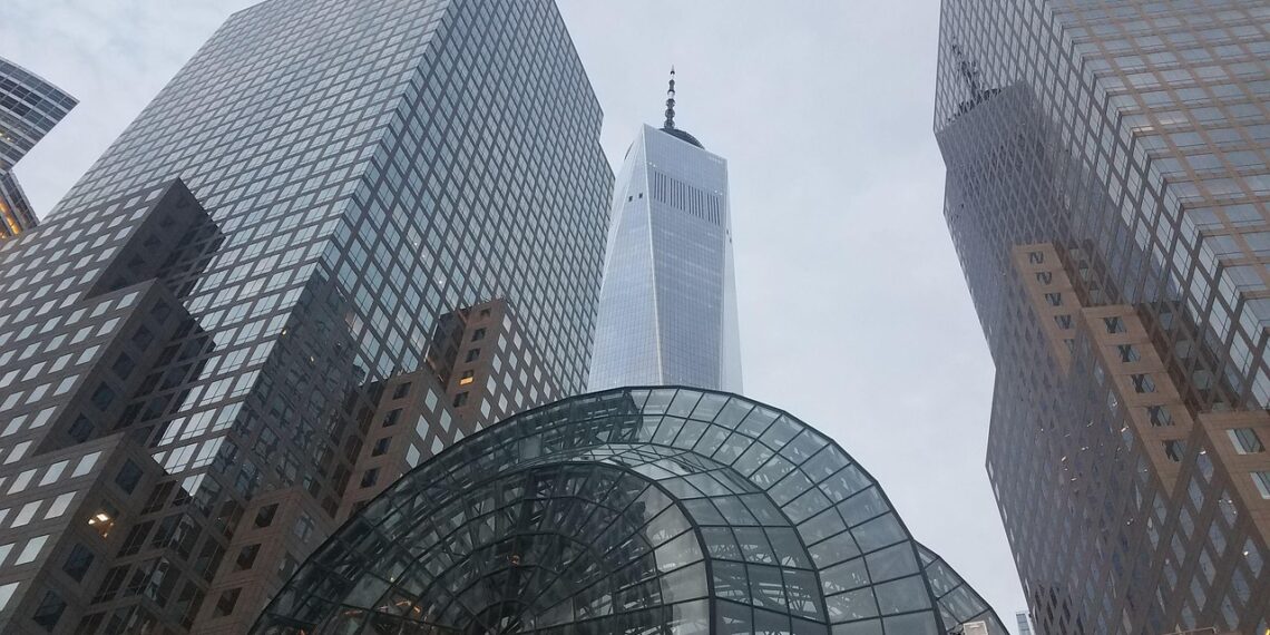 트럼프의 무역전쟁, 호주와 한국 경제에 미치는 영향은?호주 농업 피해 예상, 한국 기업 1만 개 우려, 미국 소비자에게도 타격