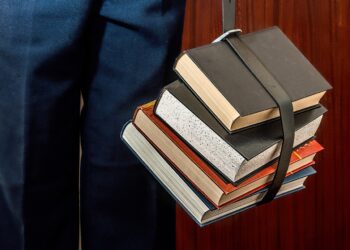 뉴잉턴 칼리지 남녀공학 전환 두고 재학생 소송 제기. 법원, 학교 손 들어주며 판결 마무리