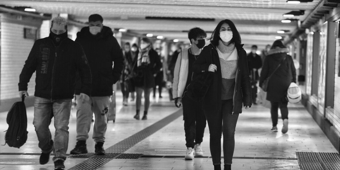 코비드 변이 NB.1.8.1 확산세 커져. 전문가들 “부스터 접종해야”