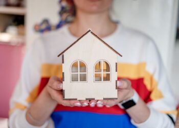 물가 상승 둔화에 7월 금리인하 기대감 상승. 주택 거래 활발하지만 시드니 고급 주택가는 가격 하락