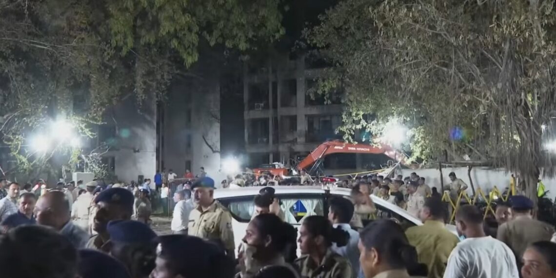 에어인디아 787 드림라이너 이륙 직후 추락, 아흐마다바드 기숙사 덮친 참사 비극