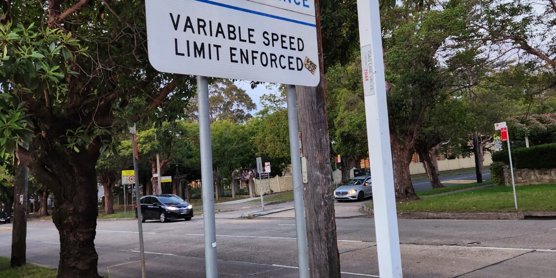 정부, 스쿨존 과속차량 규제 강화 촉구. 스쿨존 덮친 과속 차량, 호주 전역 하루 340건 이상 적발