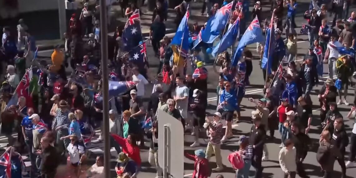 반이민 시위 곳곳서 충돌 격화, 멜번 도심에선 폭력,체포 속출