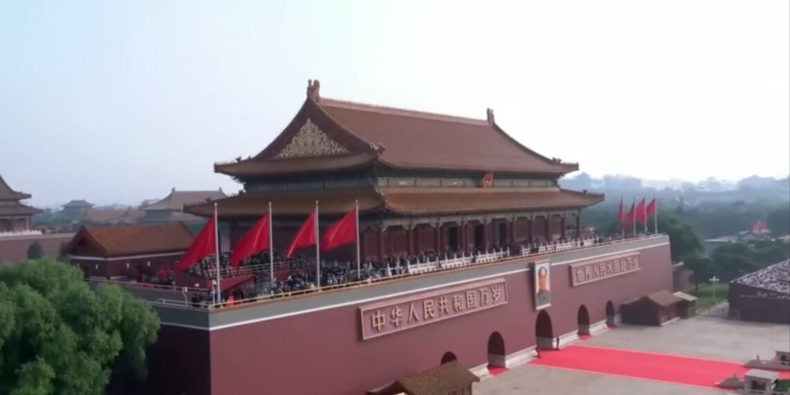 시진핑 “중국 부흥 막을 수 없다” 선언. 푸틴,김정은과 함께 군사력 과시