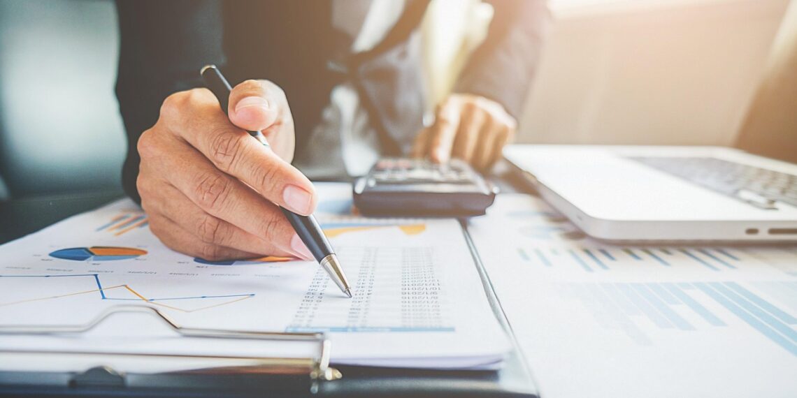 알바니즈 총리, 기업세 개편 추진. 2035 온실가스 감축 목표와 경제전환 강조