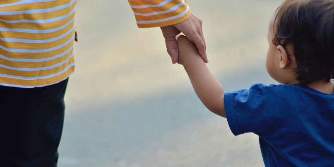 정자 기부자 부족 심화, 대책 시급. 한 남성, 인공수정 아닌 자연수정 권유 논란