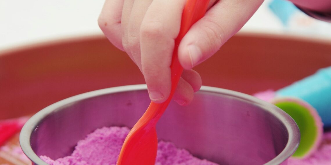 캔버라 학교 69곳 임시 폐쇄, 놀이용 모래서 석면 검출 충격