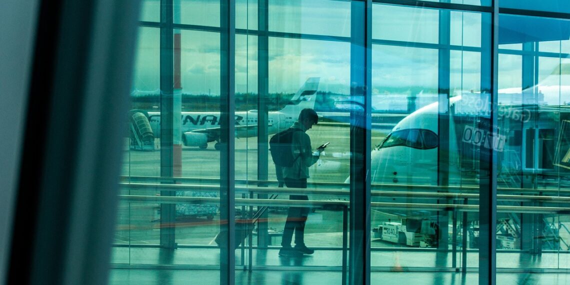 트럼프 , ESTA 규정 대폭 강화. 비자면제 국가에 SNS 제출 요구