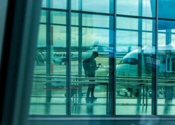 트럼프 , ESTA 규정 대폭 강화. 비자면제 국가에 SNS 제출 요구