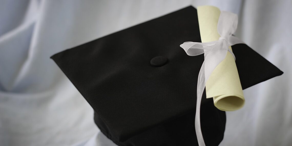 대학 중도 탈락생 첫 자격 인정 추진, 6개월 이상 이수 시 학력 공식 인증