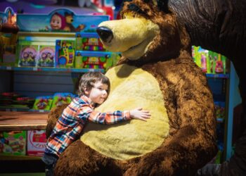 아이들이 직접 고른 장난감, 취약 아동 위해 2만달러 기부