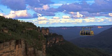 안전 우려로 블루마운틴 명소 폐쇄. SNS 확산에 방문객 급증, 위험 경고 무시 속출
