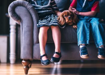 아들보다 딸, 부모의 선택이 만든 새로운 차별. 돌봄에서 밀려난 남자 아이들이 맞닥뜨린 사회적 대가