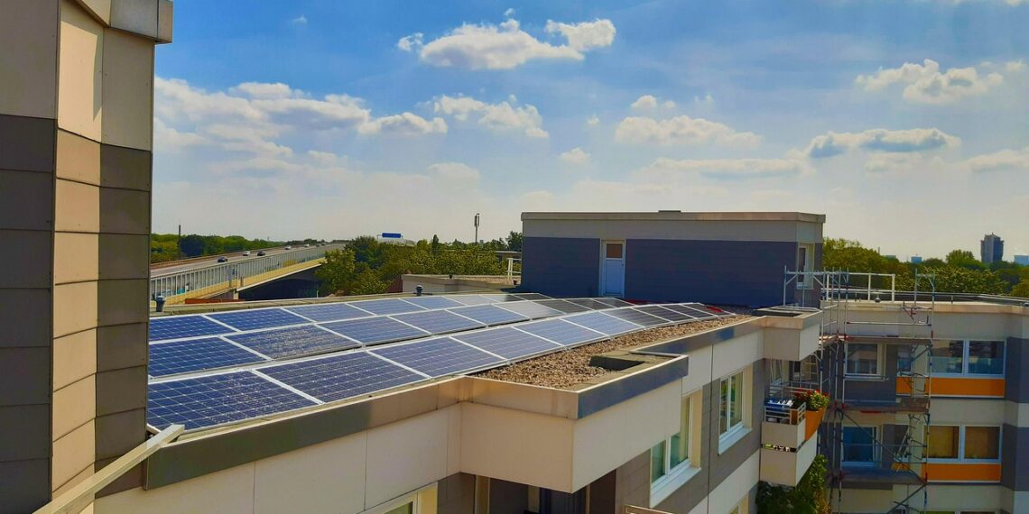 가정용 배터리 수요 폭발적 증가, 주택 태양광 설치 증가세는 정점 지나 둔화