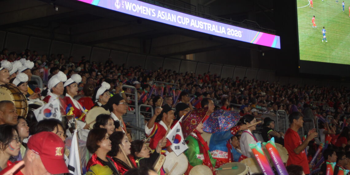 간절함도 넘지 못한 철벽, 한일전 1-4 고배..응원 열기 속 혈투 펼쳐