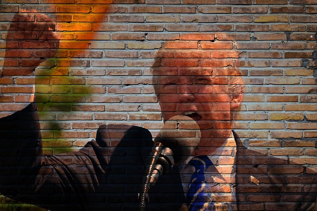 트럼프, 호르무즈 통행료 대신 걸프 투자협정 선택..이란 항구 봉쇄 재개·공습 확대하며 협상 압박